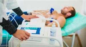 ЭКГ для взрослых ЭКГ для взрослых - Кардиологический кабинет профессора Кузнецова Г.Э. <br> <br><hr>